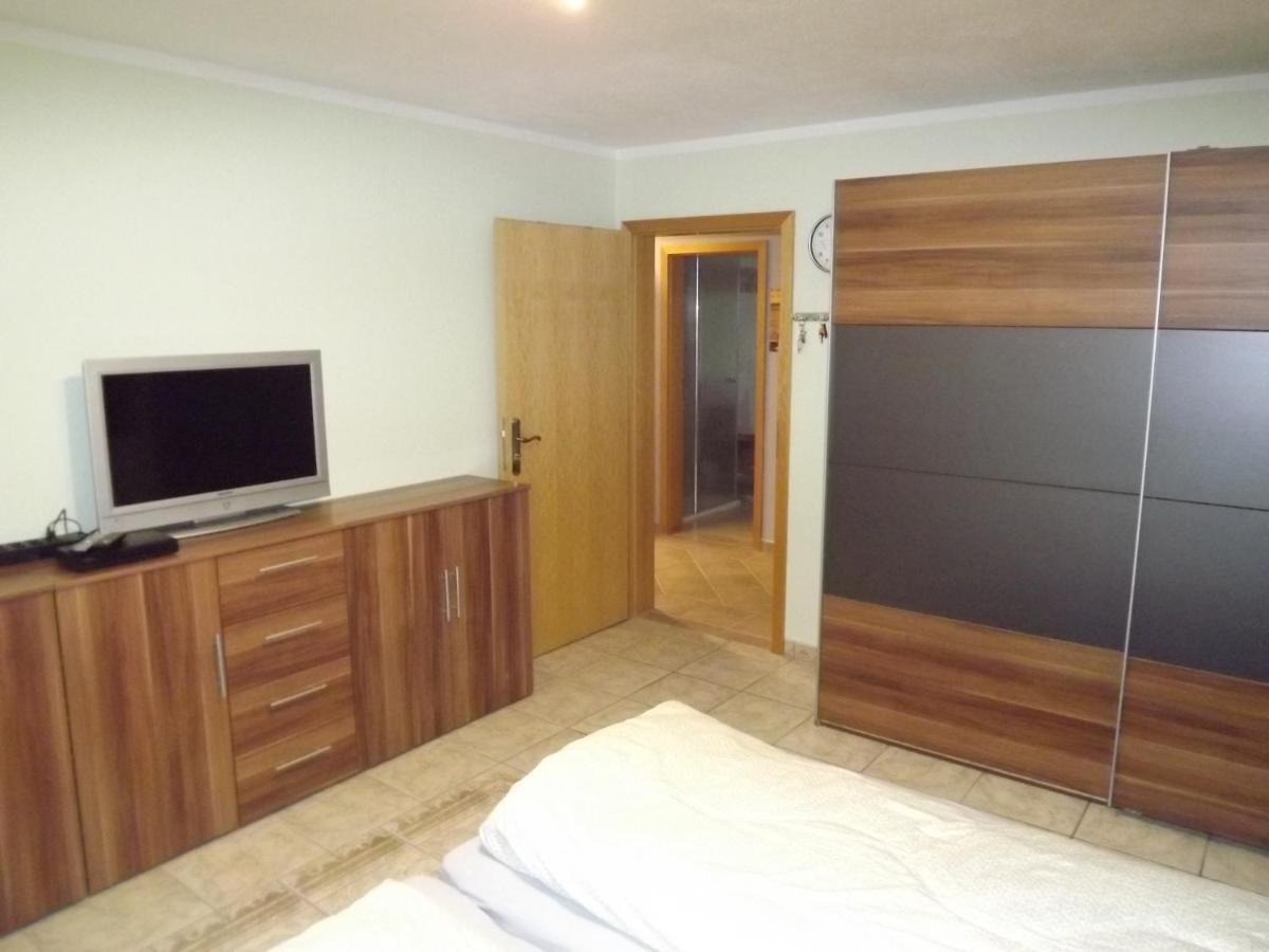 Grosszuegige Ferienwohnung Am Waldesrand Im Seenland Lauta エクステリア 写真