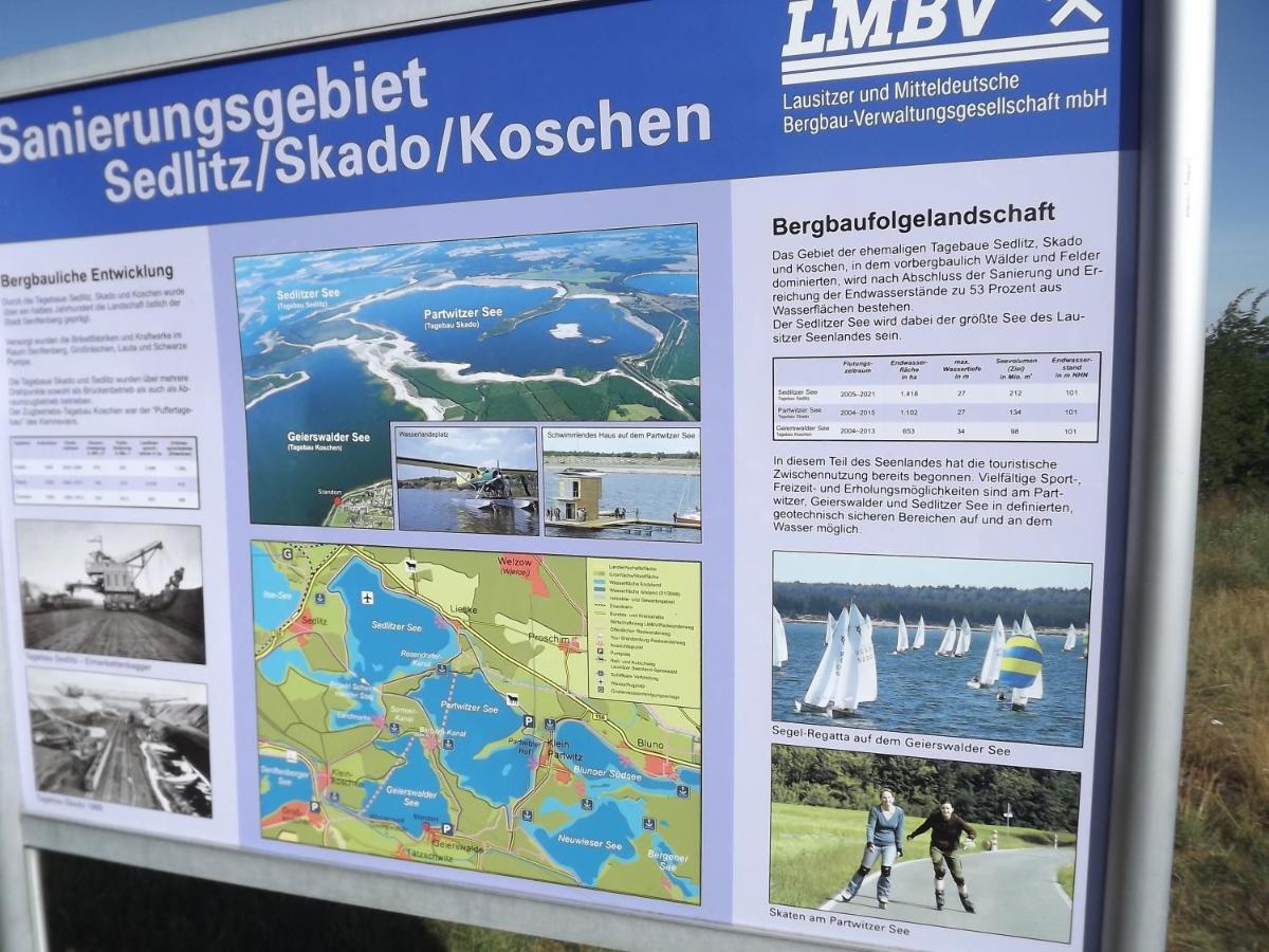 Grosszuegige Ferienwohnung Am Waldesrand Im Seenland Lauta エクステリア 写真