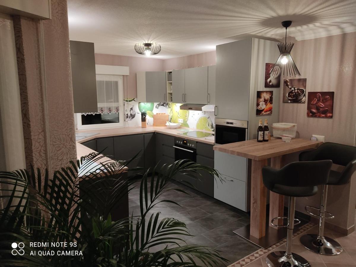 Grosszuegige Ferienwohnung Am Waldesrand Im Seenland Lauta エクステリア 写真