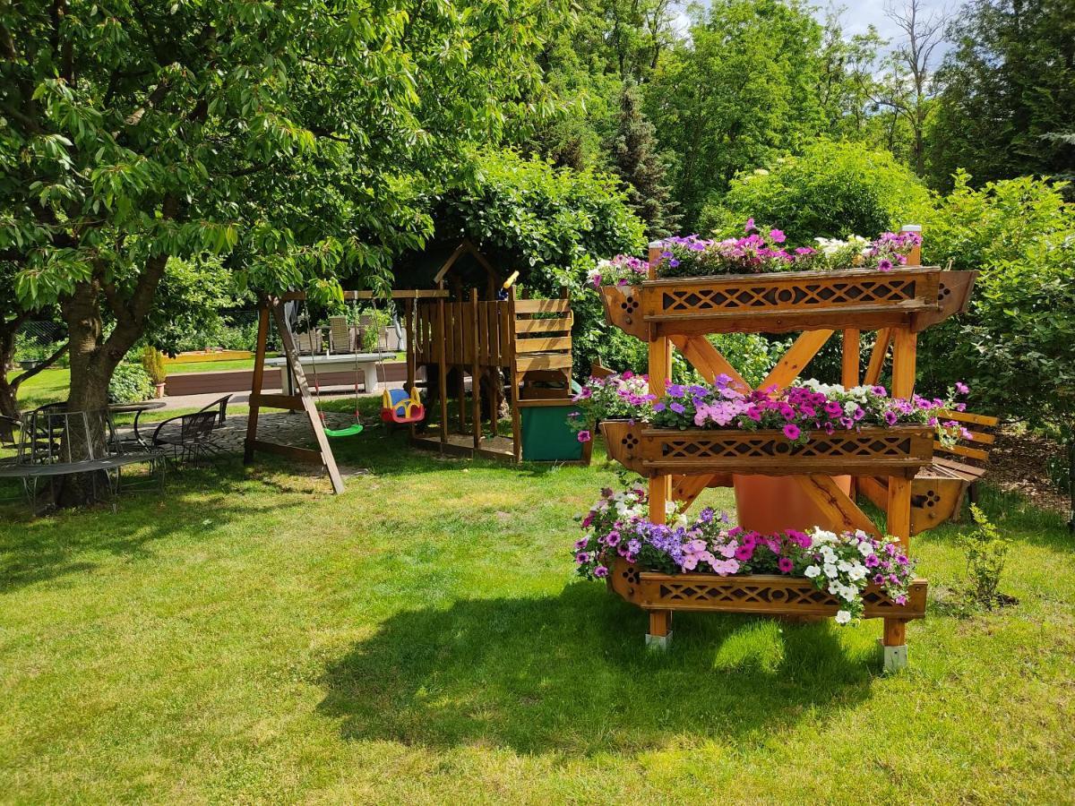 Grosszuegige Ferienwohnung Am Waldesrand Im Seenland Lauta エクステリア 写真